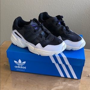 Adidas Yung-96 Women’s Size 6